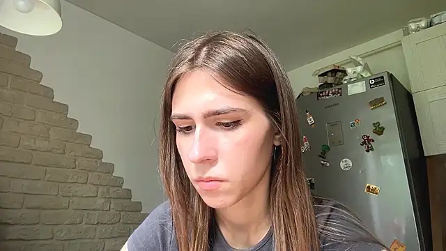 ZaraGuyette online show from June 24, 2:05 pm