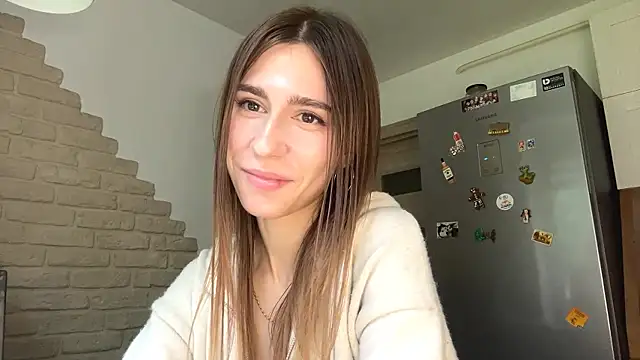 ZaraGuyette online show from July 7, 6:47 am