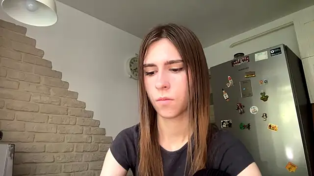 ZaraGuyette online show from July 13, 6:05 am