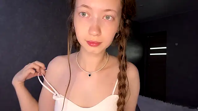 Emily Mur  online show from July 8, 5:01 am