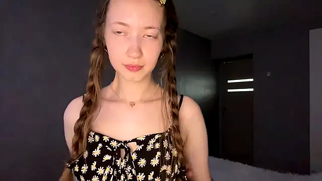 Emily Mur  online show from July 27, 5:03 am
