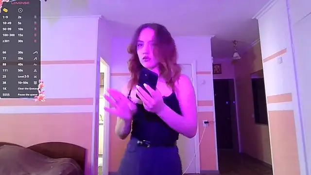 Snapshot of JulianeHedgpeth chatting on June 1, 11:23 am JulianeHedgpeth online show from June 1, 11:23 am