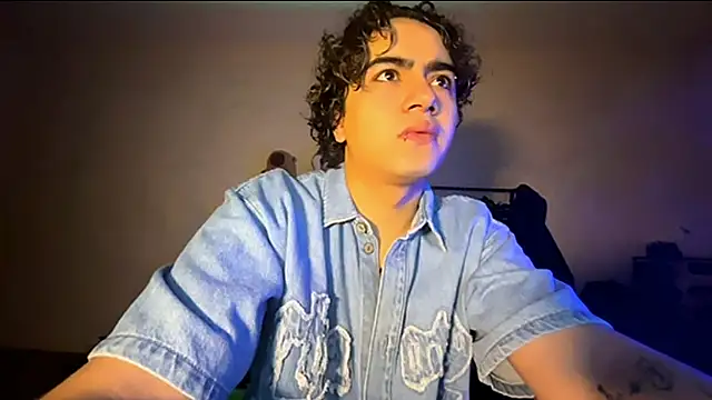 Snapshot of _ELIGOS_ chatting on May 31, 6:42 pm ELIGOS online show from May 31, 6:42 pm