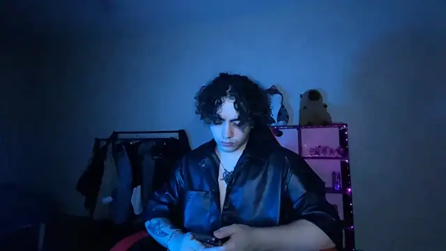 Snapshot of _ELIGOS_ chatting on June 12, 7:57 pm ELIGOS online show from June 12, 7:57 pm
