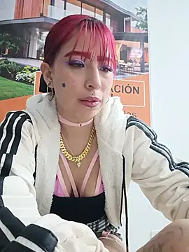 Snapshot of JULIETH__05 chatting on May 26, 1:07 pm JULIETH 05 online show from May 26, 1:07 pm