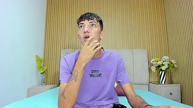 MichaelVasquex online show from June 4, 12:22 pm