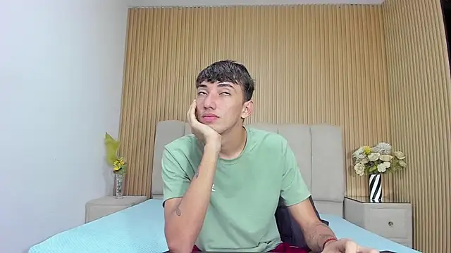 MichaelVasquex online show from June 8, 12:38 pm