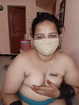 Snapshot of pirainilla chatting on May 29, 7:34 pm pirainilla online show from May 29, 7:34 pm