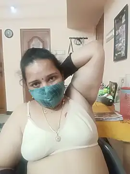 Snapshot of pirainilla chatting on June 4, 5:35 am pirainilla online show from June 4, 5:35 am