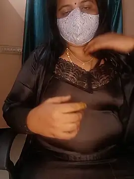 Snapshot of pirainilla chatting on June 12, 5:34 pm pirainilla online show from June 12, 5:34 pm