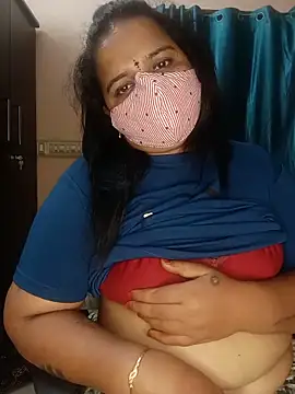 Snapshot of pirainilla chatting on June 15, 5:37 pm pirainilla online show from June 15, 5:37 pm