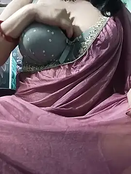 Snapshot of Savita_Bhabhiii chatting on May 30, 6:27 pm Savita Bhabhiii online show from May 30, 6:27 pm