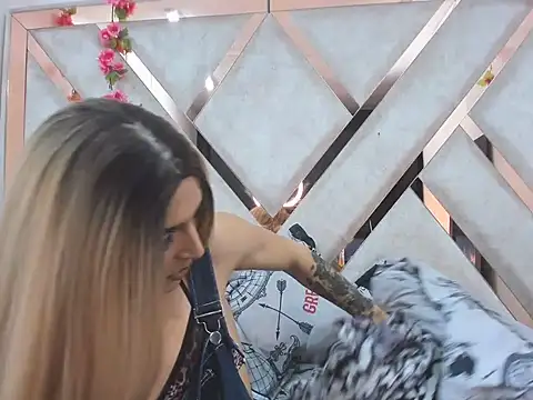 Georgina giio  online show from June 10, 12:33 am