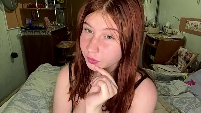Snapshot of EmmaLovelyBB chatting on June 10, 6:40 pm EmmaLovelyBB online show from June 10, 6:40 pm