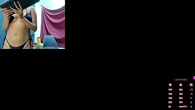 lunaasmithh online show from July 27, 11:28 am