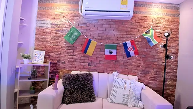 Snapshot of cloy_mercier chatting on June 16, 9:28 pm cloy mercier online show from June 16, 9:28 pm