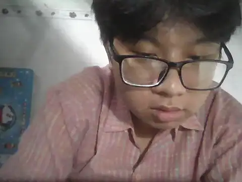 Snapshot of yours_c chatting on October 25, 1:35 am yours c online show from October 25, 1:35 am