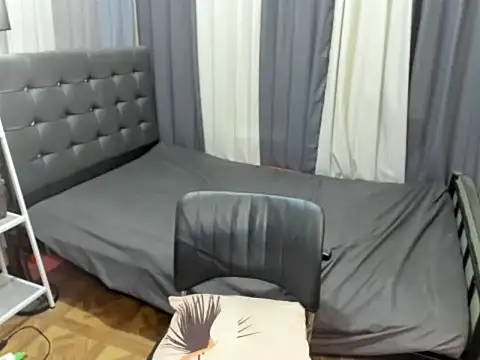 Snapshot of XTsUncutMargauxX chatting on May 20, 9:43 pm XTsUncutMargauxX online show from May 20, 9:43 pm
