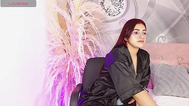 Snapshot of Ana_sofia13 chatting on May 19, 2:23 pm Ana sofia13 online show from May 19, 2:23 pm