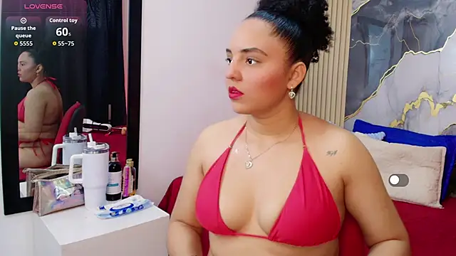 Snapshot of Sol__Latina chatting on May 26, 12:12 pm Sol Latina online show from May 26, 12:12 pm