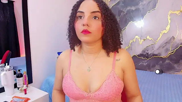 Snapshot of Sol__Latina chatting on May 29, 2:04 pm Sol Latina online show from May 29, 2:04 pm