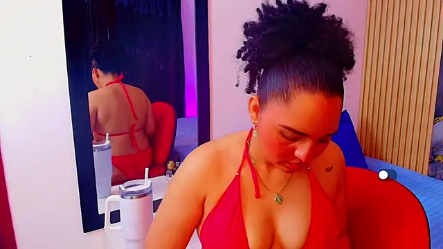 Snapshot of Sol__Latina chatting on May 31, 2:02 pm Sol Latina online show from May 31, 2:02 pm