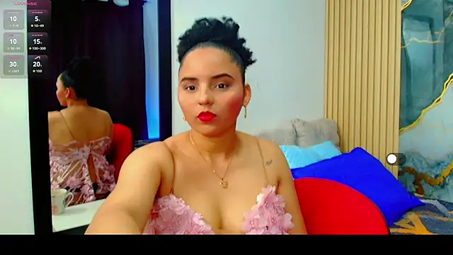 Snapshot of Sol__Latina chatting on June 4, 3:34 am Sol Latina online show from June 4, 3:34 am
