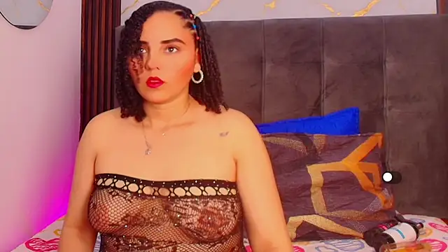 Snapshot of Sol__Latina chatting on June 16, 3:42 am Sol Latina online show from June 16, 3:42 am