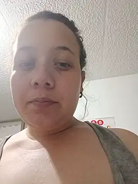 Snapshot of amaia_15 chatting on June 3, 1:52 am amaia 15 online show from June 3, 1:52 am