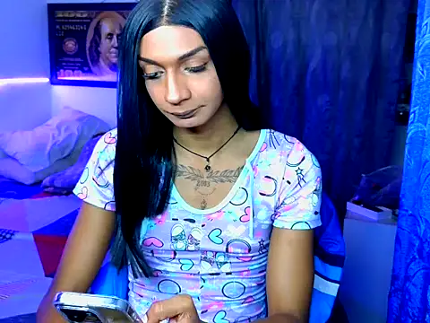 Snapshot of Alexxasexy chatting on May 19, 8:04 pm Alexxasexy online show from May 19, 8:04 pm