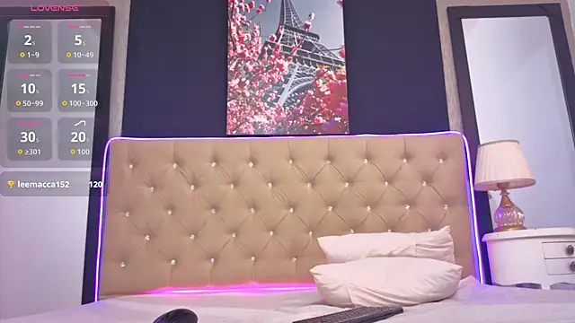 Snapshot of AlissonRose3 chatting on June 10, 9:25 pm AlissonRose3 online show from June 10, 9:25 pm