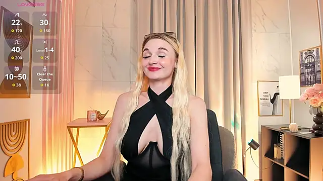 Snapshot of Mila__Lux chatting on June 16, 8:55 pm Mila Lux online show from June 16, 8:55 pm