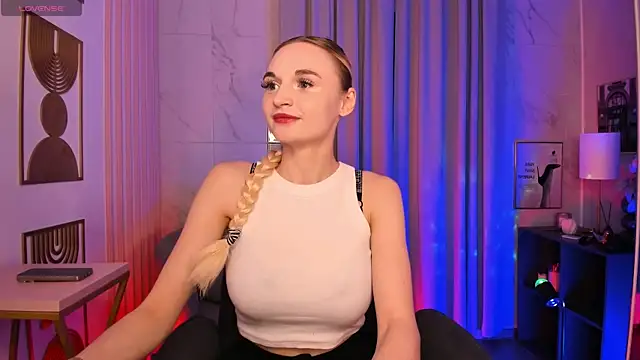 Mila  Lux online show from July 10, 9:06 pm