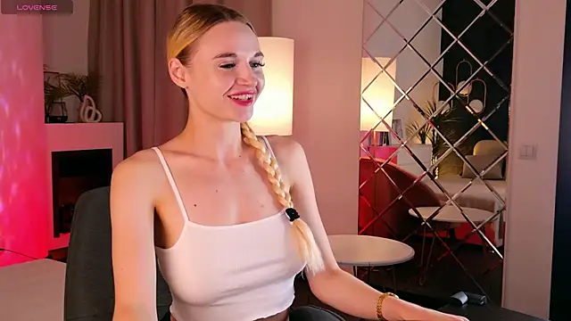 Mila  Lux online show from July 25, 5:49 am