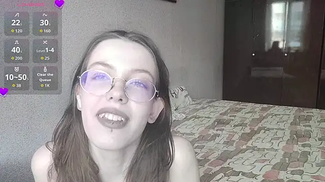 Snapshot of SeXLenaX chatting on May 20, 2:34 pm SeXLenaX online show from May 20, 2:34 pm