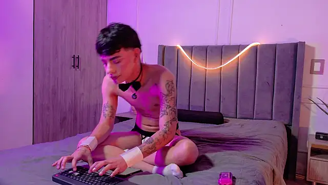 Zeyn smith online show from June 8, 12:38 pm
