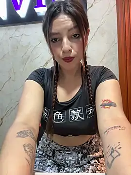 Snapshot of Miel_rousse chatting on May 17, 5:16 am Miel rousse online show from May 17, 5:16 am