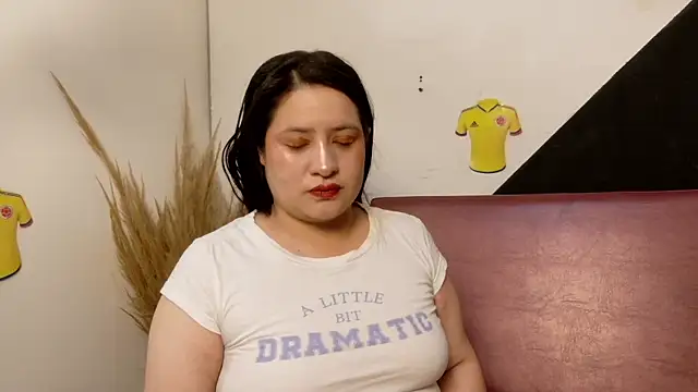Snapshot of Laura__Castillo_ chatting on July 2, 12:55 pm Laura Castillo online show from July 2, 12:55 pm
