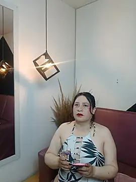 Snapshot of Laura__Castillo_ chatting on July 22, 12:41 pm Laura Castillo online show from July 22, 12:41 pm
