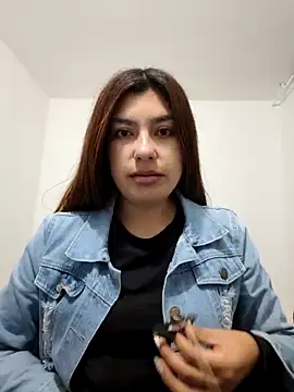 Snapshot of cutetemari chatting on June 12, 2:10 am cutetemari online show from June 12, 2:10 am