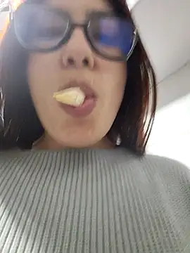 cutetemari online show from July 27, 1:34 am
