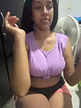 Snapshot of CandyDollXXX chatting on June 2, 12:23 am CandyDollXXX online show from June 2, 12:23 am