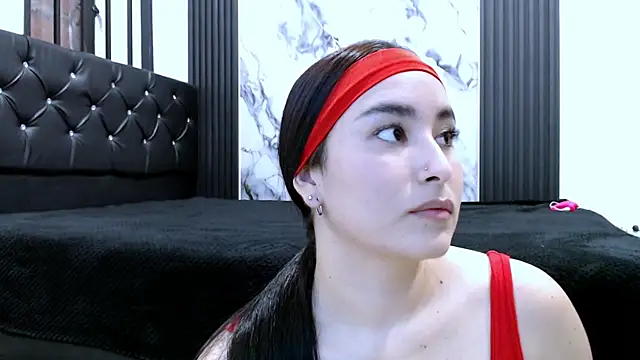 Snapshot of MiaReinig09 chatting on August 5, 1:30 am MiaReinig09 online show from August 5, 1:30 am