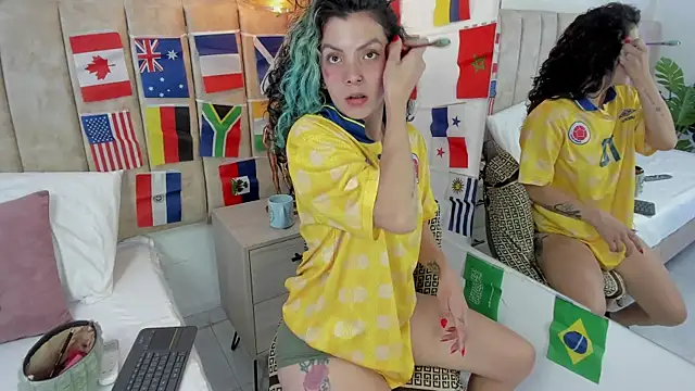 Snapshot of DinahCarter chatting on July 1, 1:02 pm DinahCarter online show from July 1, 1:02 pm