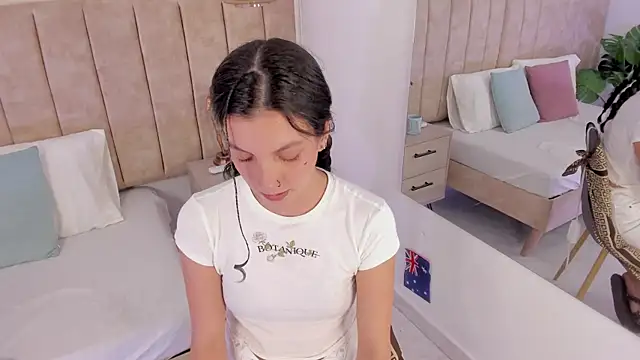 Snapshot of DinahCarter chatting on July 28, 3:21 pm DinahCarter online show from July 28, 3:21 pm