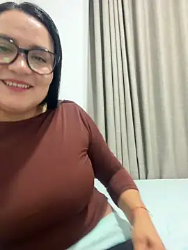 rousee69  online show from June 12, 3:49 am