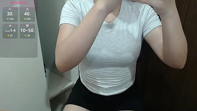 Snapshot of ani-want chatting on June 8, 1:09 am ani-want online show from June 8, 1:09 am