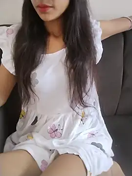 Snapshot of neha_singh0 chatting on July 4, 5:24 am neha singh0 online show from July 4, 5:24 am