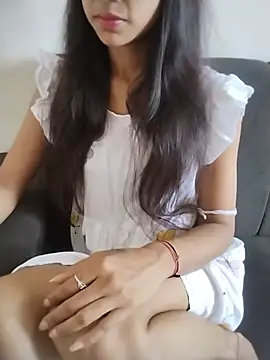 Snapshot of neha_singh0 chatting on July 11, 4:37 am neha singh0 online show from July 11, 4:37 am