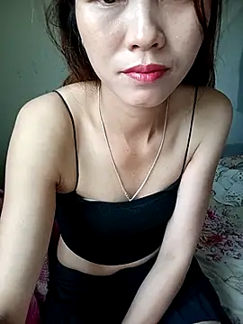 Snapshot of Suly-sweet chatting on June 11, 12:32 am Suly-sweet online show from June 11, 12:32 am